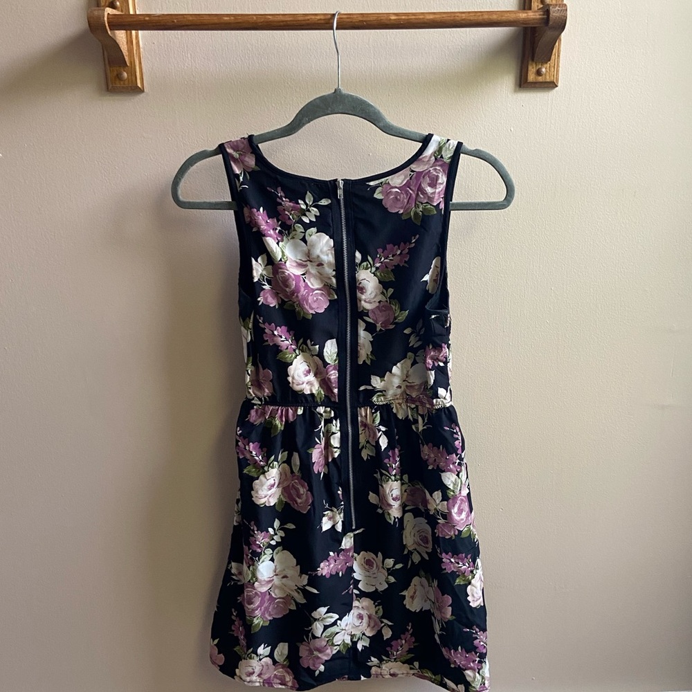 Floral Dress Size 3 - Picture 2 of 4